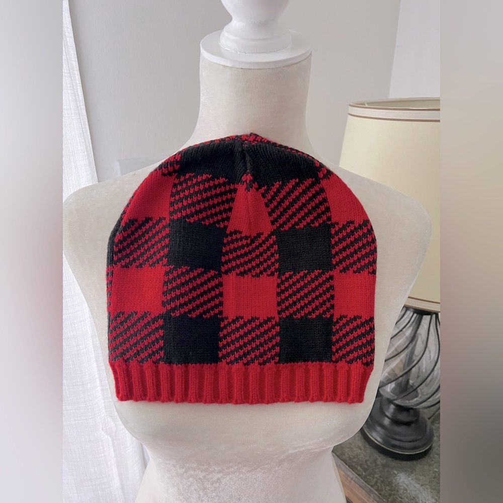 NWOT Old Navy buffalo check beanie